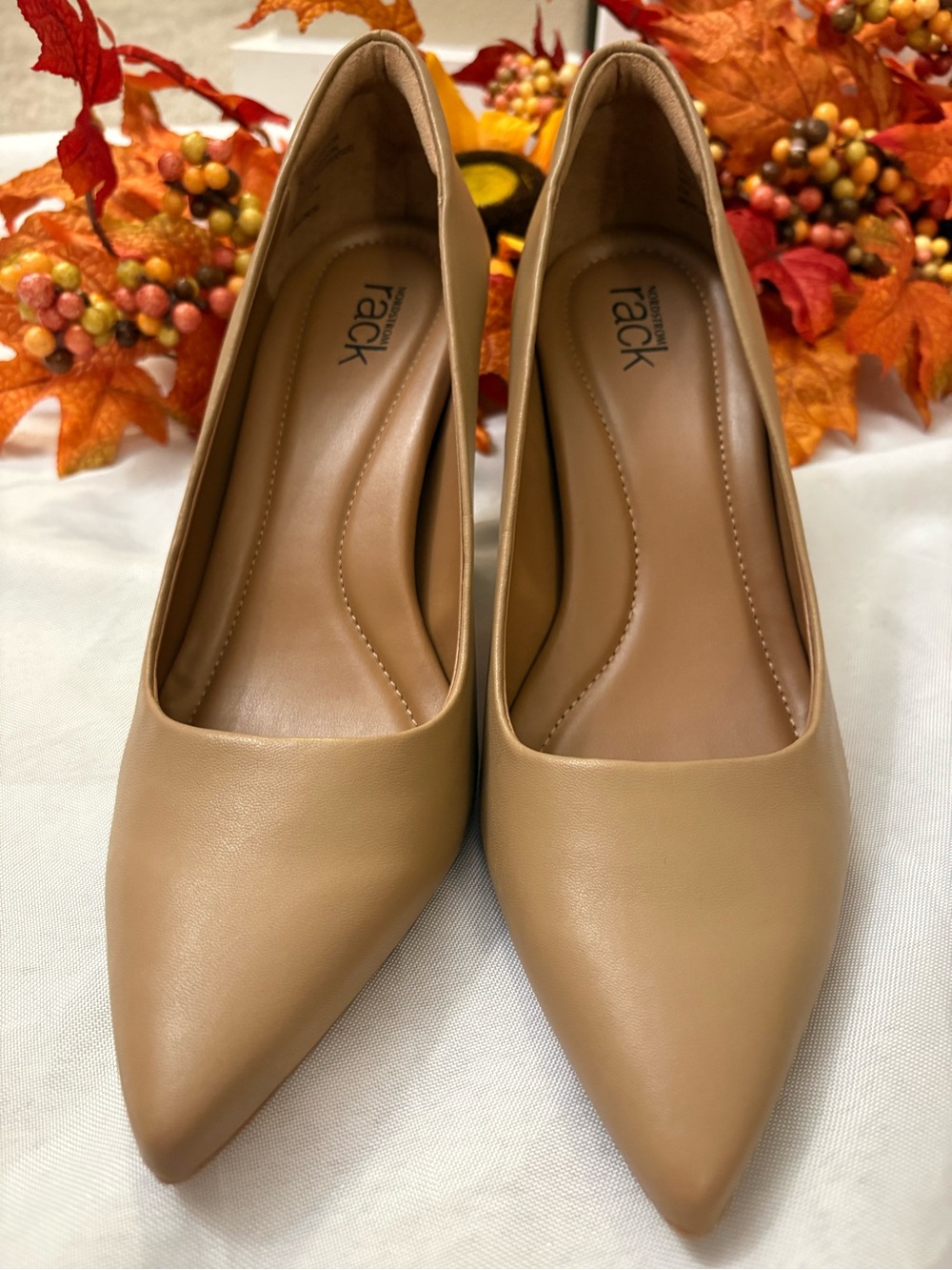 Rack Pointed-Toe Mid Heel Pumps in Tan